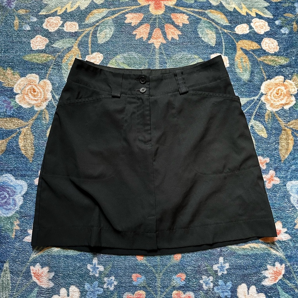 Nike Golf Sz 2 Black Lined Mini Skort w/ Belt Loop, Front & Back Pockets